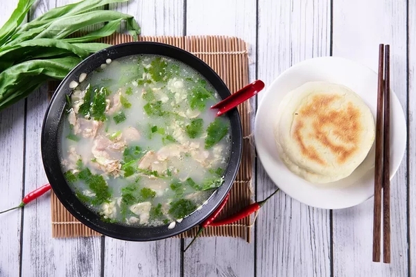 使用商标时改变显著特征属于不规范使用